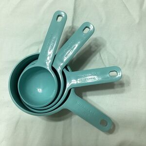 Kitchen Aid Set of 4 Aqua Blue Measuring Cups